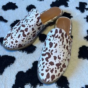 Universal Thread Cow print mules